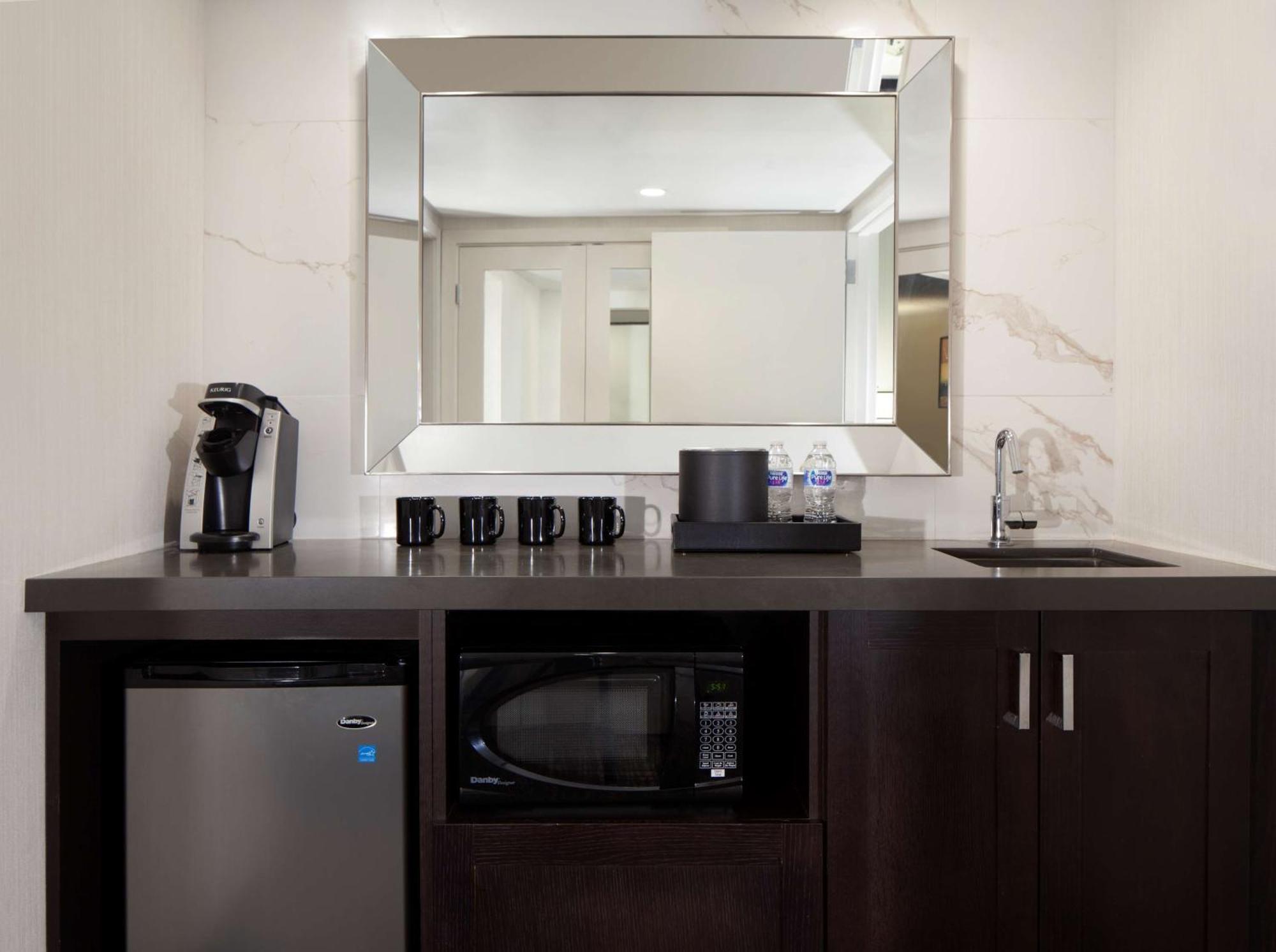 Embassy Suites By Hilton Philadelphia Airport Buitenkant foto
