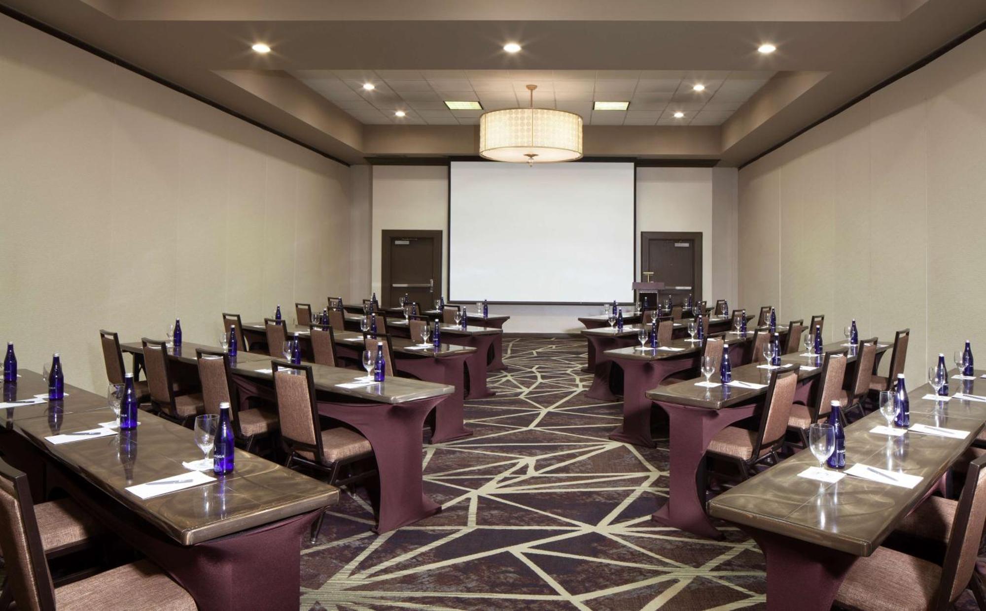 Embassy Suites By Hilton Philadelphia Airport Buitenkant foto