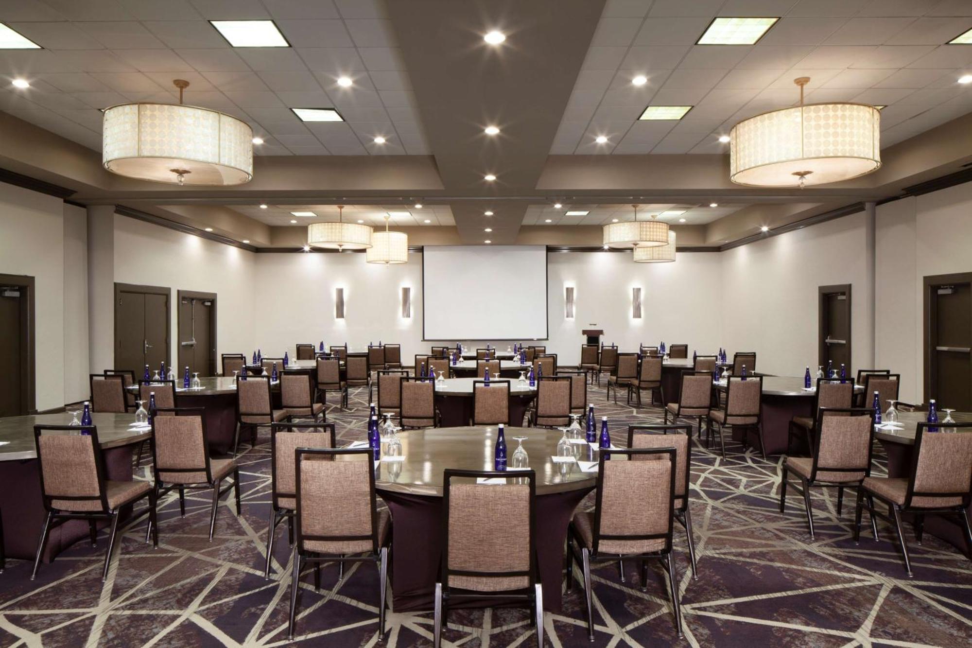 Embassy Suites By Hilton Philadelphia Airport Buitenkant foto