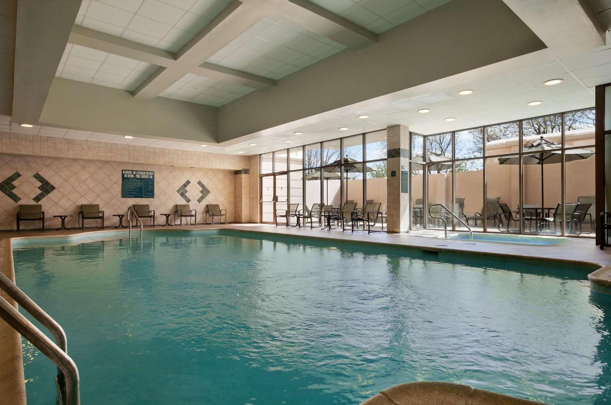 Embassy Suites By Hilton Philadelphia Airport Buitenkant foto