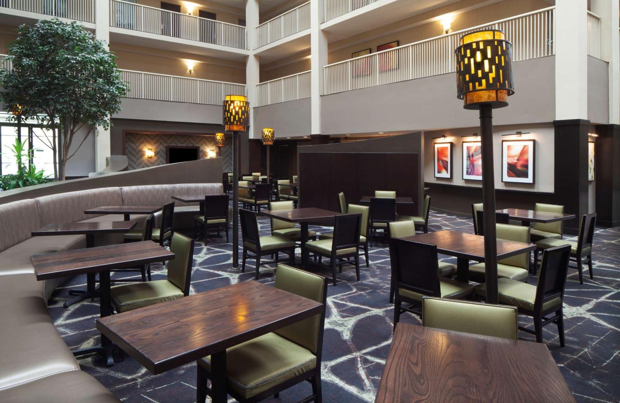 Embassy Suites By Hilton Philadelphia Airport Buitenkant foto