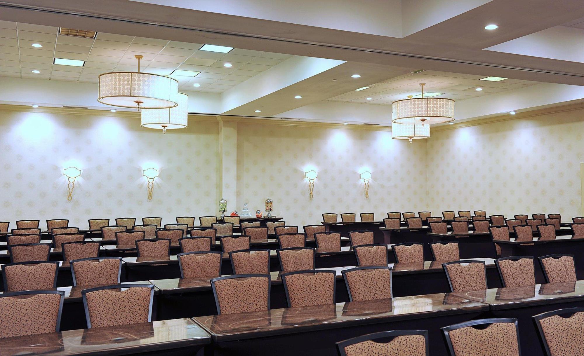 Embassy Suites By Hilton Philadelphia Airport Buitenkant foto